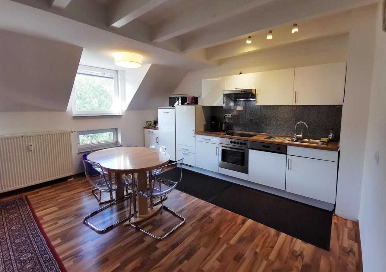 Duplex - Centre - Airconditioned - Netflix - 2 Balconies Apartment