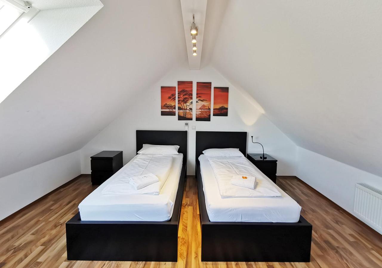 Duplex - Centre - Airconditioned - Netflix - 2 Balconies