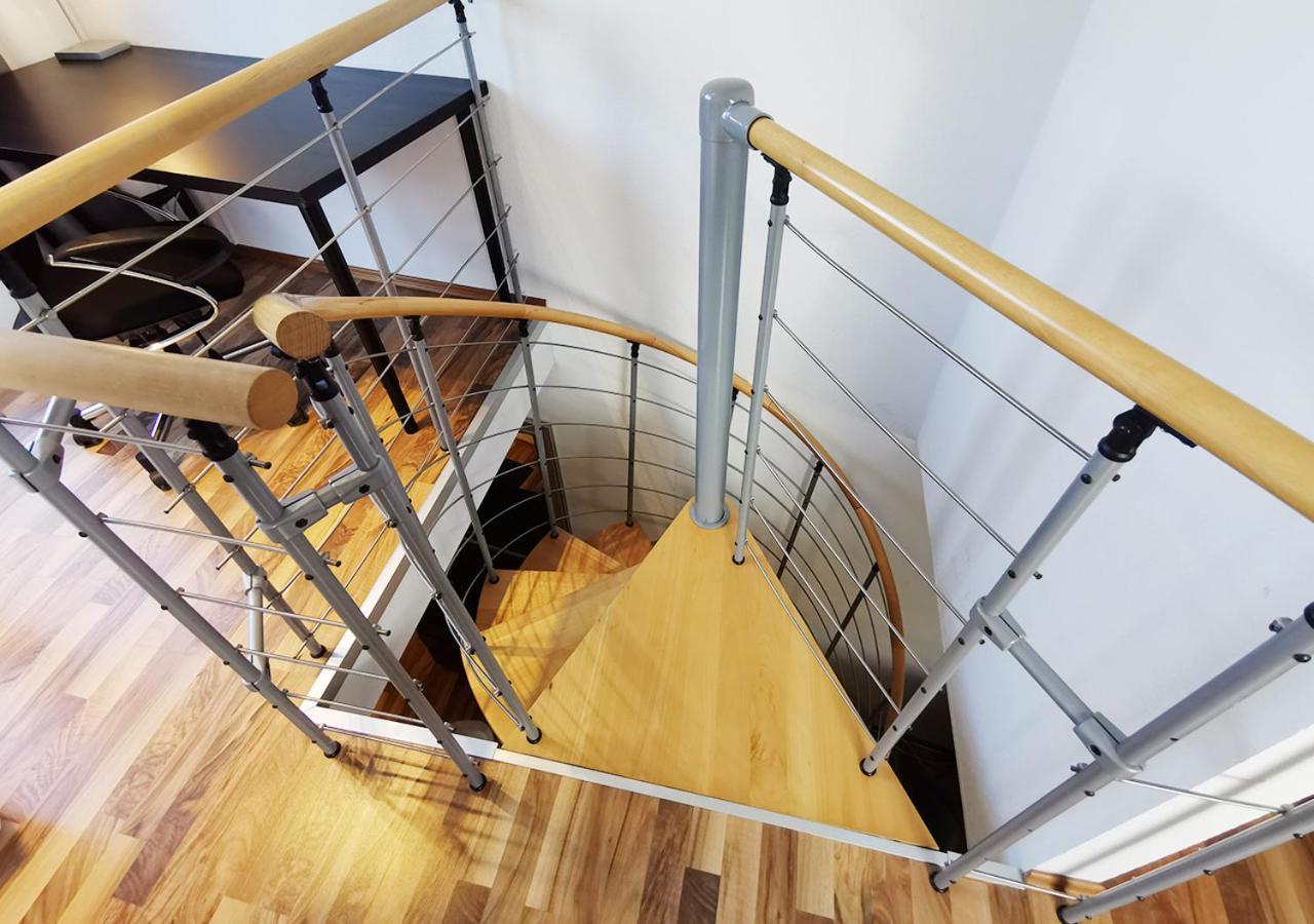 Duplex - Centre - Airconditioned - Netflix - 2 Balconies *